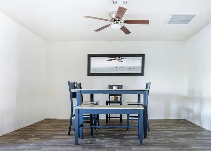 Cozy 3br House Near Attractions & Shopping Apartment *