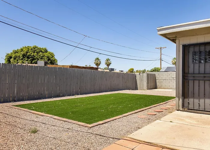 Cozy 3br House Near Attractions & Shopping *