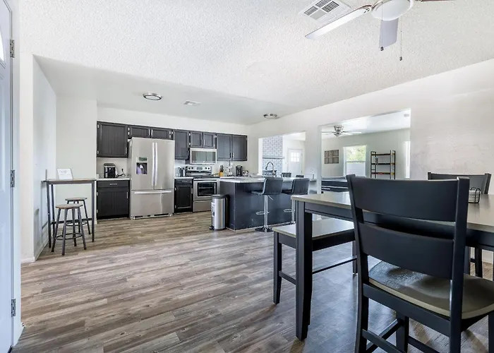 Cozy 3br House Near Attractions & Shopping Apartment Phoenix